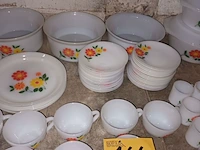 Lot 166 - retro servies arcopal rotterdam. 90 stuks - afbeelding 4 van  6