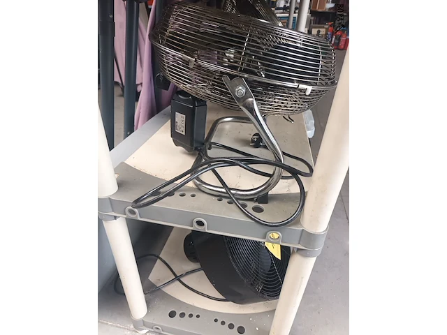 Lot 166 - ventilator. 3 stuks - afbeelding 3 van  5
