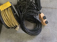 Lot 166 - verlengkabel op haspel en losse verlengkabel ong 25m - afbeelding 2 van  2