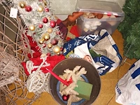 Lot 167 - kerstdecoratie. inhoud berging - afbeelding 4 van  5