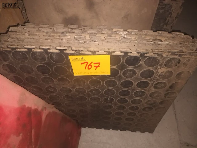 Lot 167 - kussens en vloertegels - afbeelding 3 van  4