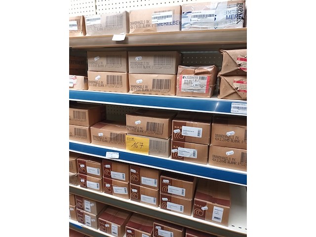 Lot 167 - nagels. 87 dozen - afbeelding 1 van  7