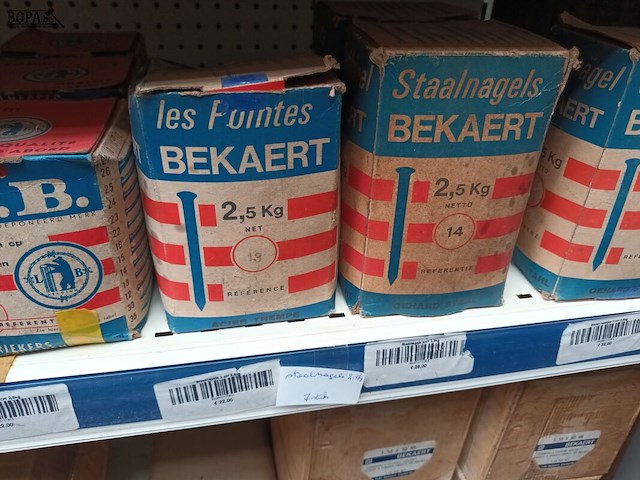 Lot 167 - nagels. 87 dozen - afbeelding 5 van  7