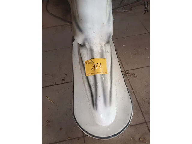 Lot 167 - paardenhoofd - afbeelding 2 van  3