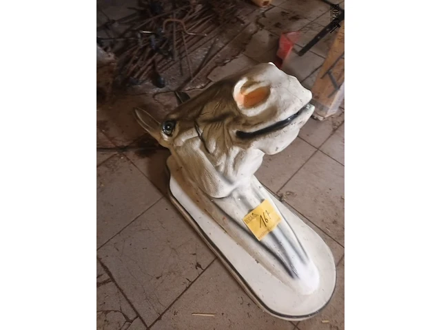 Lot 167 - paardenhoofd - afbeelding 3 van  3