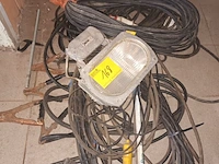 Lot 168 - lot kabels en verlichting - afbeelding 1 van  3