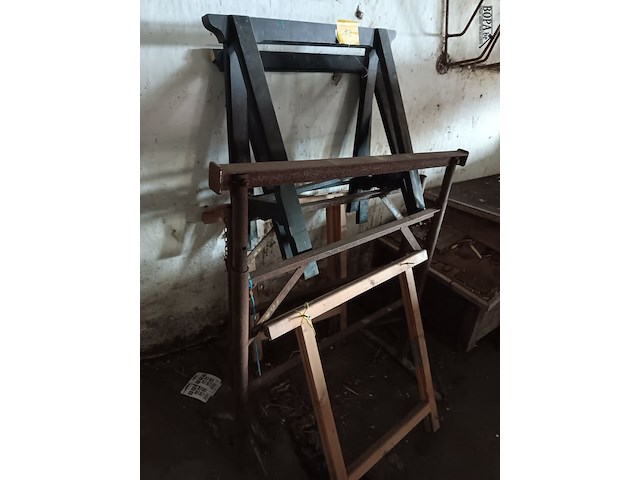 Lot 168 - lot schragen - afbeelding 2 van  2