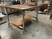 Lot 168 - mobiele werkplaats tafel - afbeelding 2 van  4