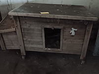 Lot 169 - konijnenhok op wielen - afbeelding 1 van  1