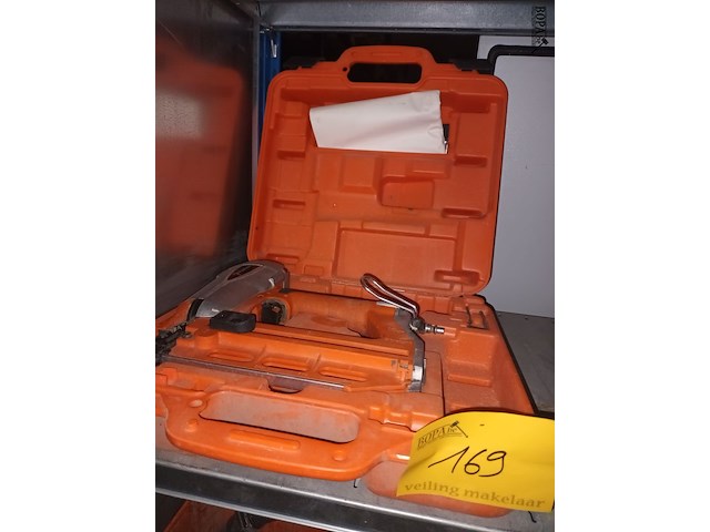 Lot 169 - paslode in koffer - afbeelding 1 van  3