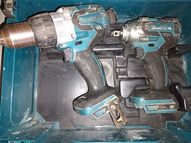 Lot 17 - accu slagmoersleutel en klopboormachine makita in koffer - afbeelding 2 van  4