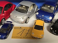 Lot 17 - beetle miniatuur autootjes 6 stuks - afbeelding 1 van  3