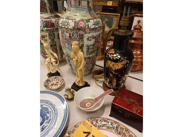 Lot 17 - chinese decoratie. 19 stuks - afbeelding 12 van  12