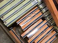 Lot 17 - decoratieve objecten living art ong 32 stuks - afbeelding 2 van  3