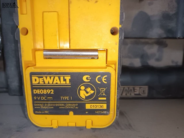 Lot 17 - digitale laserdetector dewalt - afbeelding 3 van  3