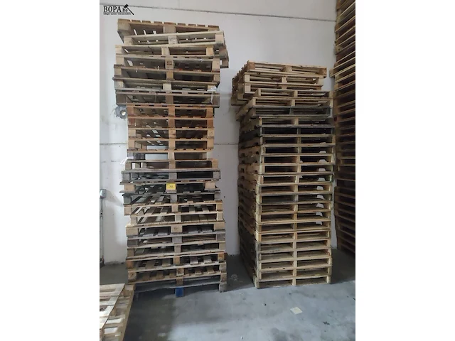 Lot 17 - diverse houten palletten - 62 stuks - afbeelding 1 van  3