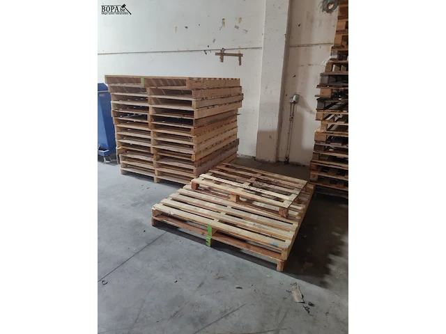 Lot 17 - diverse houten palletten - 62 stuks - afbeelding 2 van  3