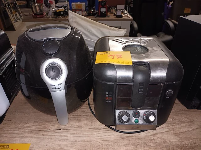 Lot 17 - friteuse en airfryer - afbeelding 1 van  6