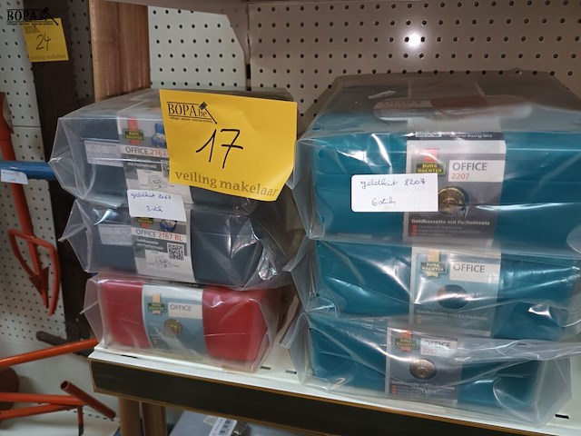 Lot 17 - geldkoffer. 9 stuks - afbeelding 1 van  3