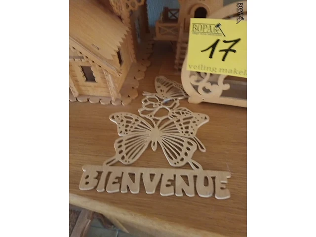 Lot 17 - houten decoratie. 5 stuks - afbeelding 2 van  4