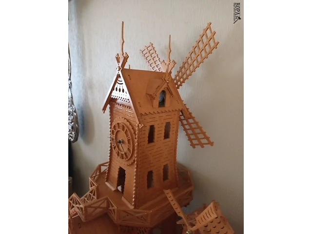 Lot 17 - houten decoratie. 5 stuks - afbeelding 3 van  4