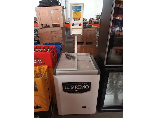 Lot 17 - ijsjes diepvriezer met hoorntjes dispenser - afbeelding 1 van  4