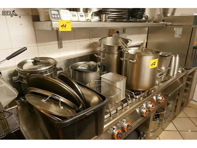 Lot 17 - keuken materiaal - afbeelding 1 van  9