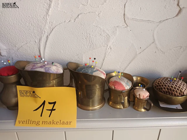 Lot 17 - koperen decoratie. 14 stuks - afbeelding 3 van  4