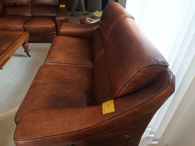 Lot 17 - lederen sofa - afbeelding 2 van  5