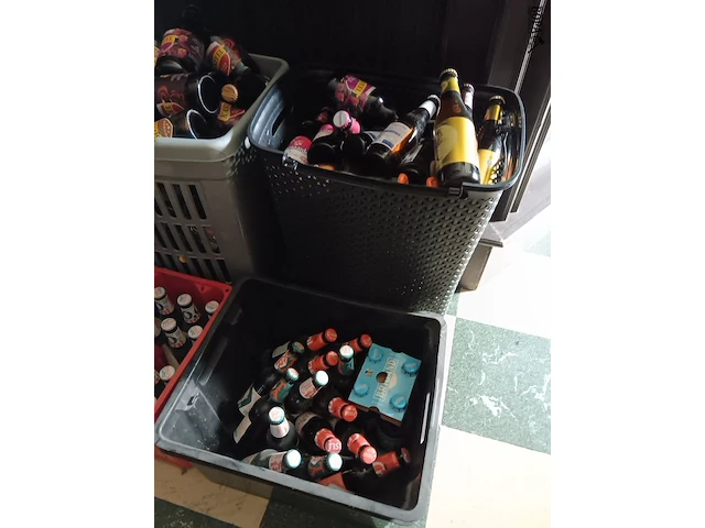 Lot 17 - losse flesjes bieren - 180 flesjes - afbeelding 2 van  4