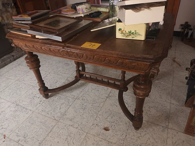 Lot 17 - mechelse tafel - afbeelding 1 van  5