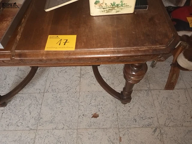 Lot 17 - mechelse tafel - afbeelding 2 van  5