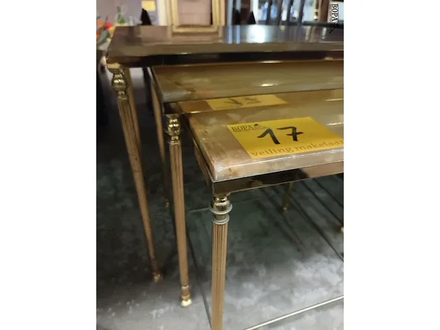 Lot 17 - nesttafeltjes. 3 stuks - afbeelding 4 van  4