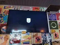 Lot 17 - philips tv 138 cm met muurbeugel - afbeelding 2 van  5
