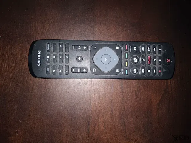 Lot 17 - philips tv 138 cm met muurbeugel - afbeelding 5 van  5