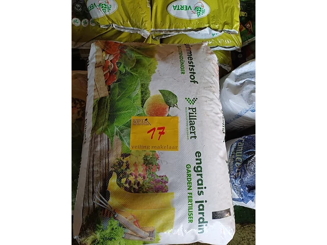 Lot 17 - pillaert meststof moestuin - 12 stuks - afbeelding 1 van  3