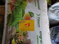 Lot 17 - pillaert meststof moestuin - 12 stuks - afbeelding 1 van  3