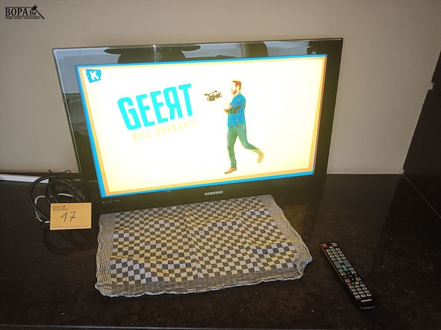 Lot 17 - tv samsung - afbeelding 1 van  4