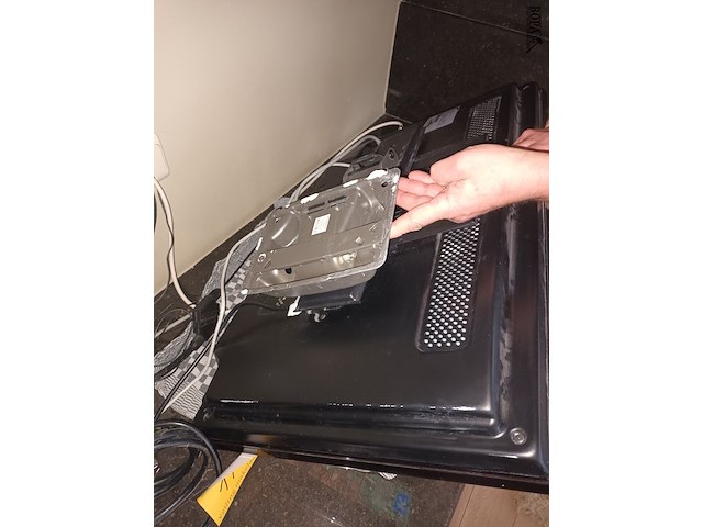 Lot 17 - tv samsung - afbeelding 4 van  4