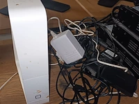 Lot 17 - versterkers, boxen, cardreader en modem - afbeelding 2 van  8