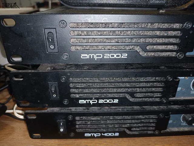 Lot 17 - versterkers, boxen, cardreader en modem - afbeelding 7 van  8