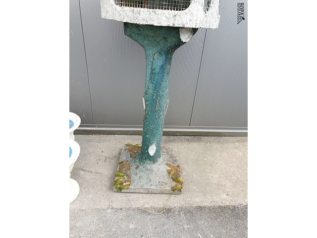 Lot 17 - vintage vogelkooi beton - afbeelding 5 van  5