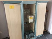 Lot 17 - vitrine kast - afbeelding 1 van  3