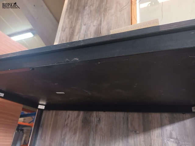 Lot 17 - zwarte keukentafel ikea - afbeelding 3 van  4