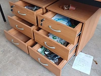 Lot 170 - bureau tafel met ladekastjes - afbeelding 4 van  5