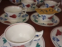 Lot 170 - koffieservies p. regout. 14 stuks - afbeelding 2 van  4