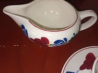 Lot 170 - koffieservies p. regout. 14 stuks - afbeelding 3 van  4