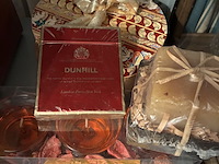 Lot 170 - rookwaren dunhill en geur - afbeelding 1 van  1