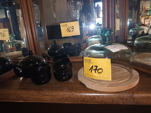 Lot 170 - theeset en kaasstolp - afbeelding 1 van  3