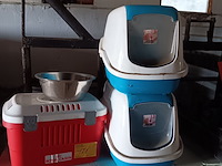 Lot 171 - dierenbenodigdheden - afbeelding 1 van  3